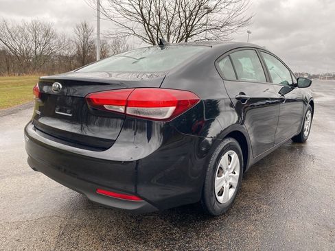 Used 2017 Kia Forte LX image 3