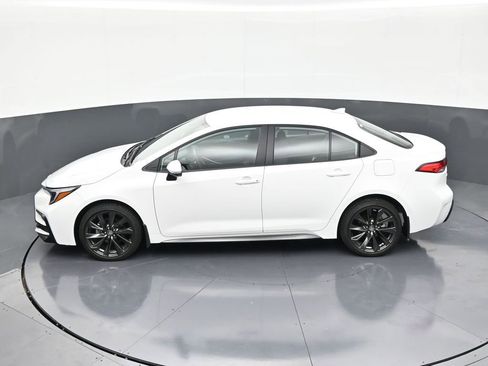 Used 2025 Toyota Corolla SE FWD image 13