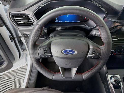 Used 2023 Ford Escape ST-Line image 12