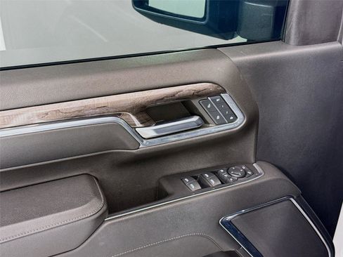 Used 2024 Chevrolet Silverado 2500 LTZ image 10