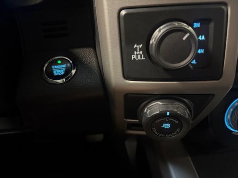 Used 2017 Ford F150 Lariat w/ Equipment Group 502A Luxury AWD/4WD image 20