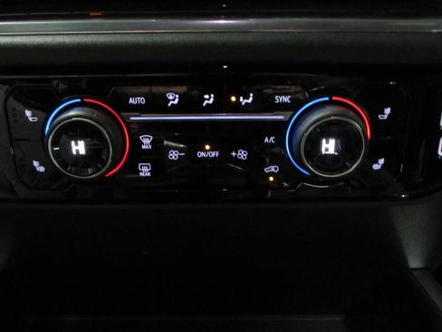 Used 2023 Chevrolet Silverado 1500 RST image 29