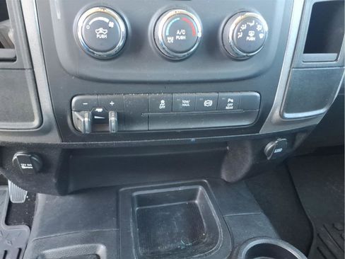 Used 2016 RAM 2500 Tradesman w/ Chrome Appearance Group image 23