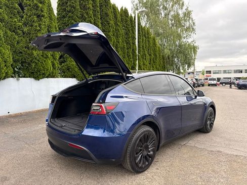 Used 2023 Tesla Model Y Long Range AWD/4WD image 8