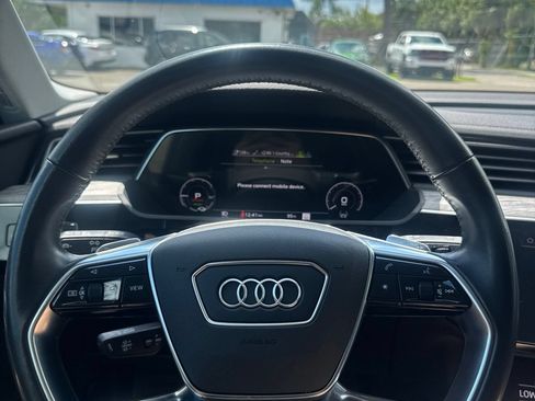 Used 2022 Audi e-tron Premium Plus AWD/4WD image 26