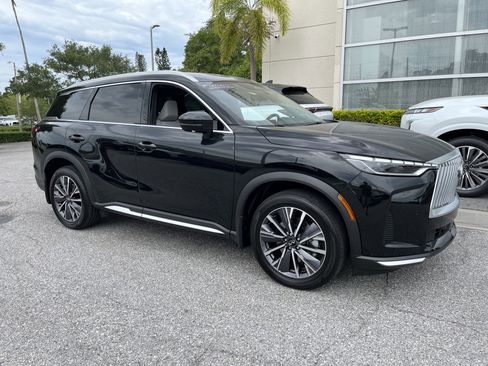 Certified 2026 INFINITI QX60 Luxe w/ Cargo Package AWD/4WD image 12