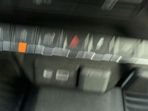 Used 2022 Chevrolet Silverado 1500 Custom image 23