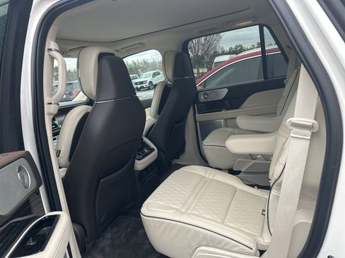 Used 2021 Lincoln Navigator Black Label w/ Cargo Convenience Package image 9
