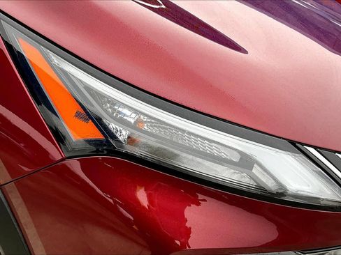 Used 2021 Nissan Rogue SV w/ Premium Package image 27