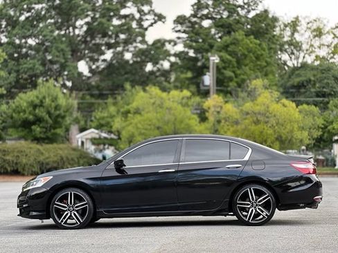 Used 2017 Honda Accord Sport Special Edition image 8