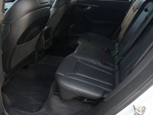 Used 2019 Audi Q8 Prestige w/ Luxury Package image 21