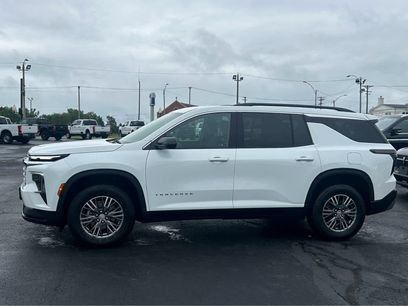 Used 2025 Chevrolet Traverse LT