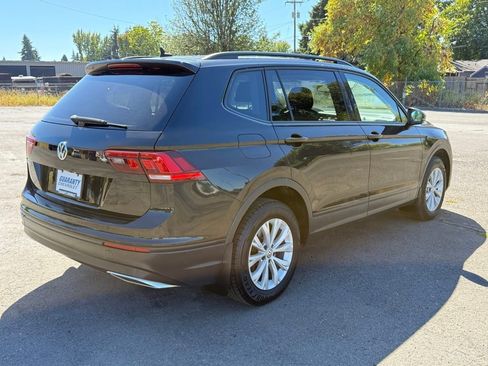 Used 2020 Volkswagen Tiguan S image 9