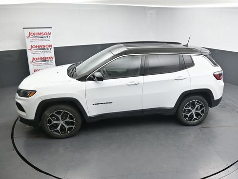 Used 2024 Jeep Compass Limited AWD/4WD image 27