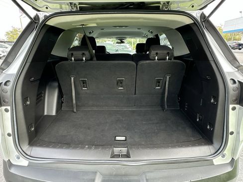Used 2021 Chevrolet Traverse LS image 25
