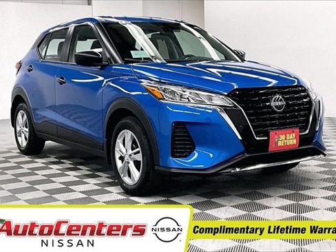 New 2025 Nissan Kicks Play S image 1