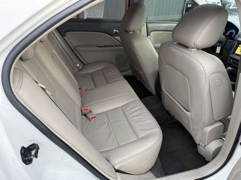 Used 2010 Ford Fusion SEL image 18