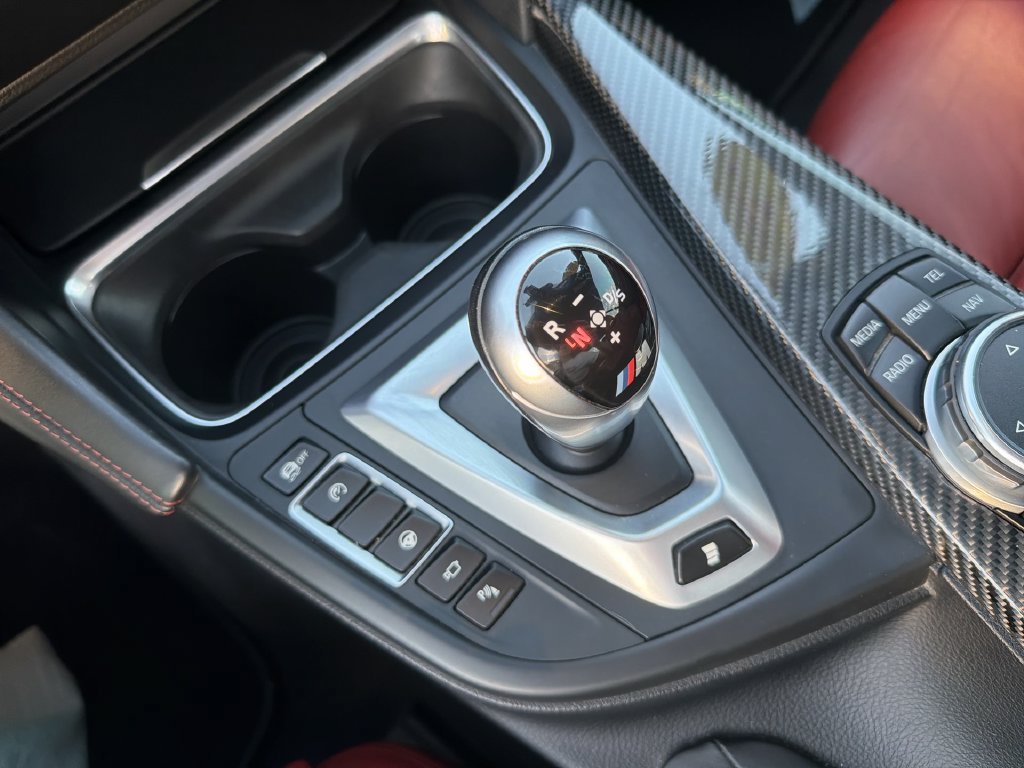 Used 2015 BMW M4 Convertible RWD image 21