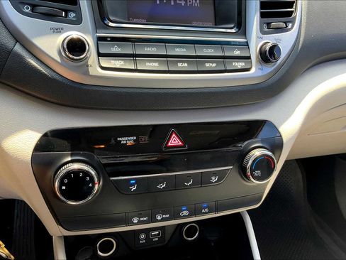 Used 2017 Hyundai Tucson SE w/ SE Popular Package 02 FWD image 29