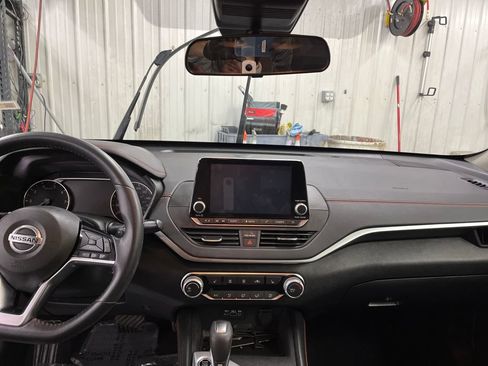 Used 2020 Nissan Altima 2.0 SR image 18