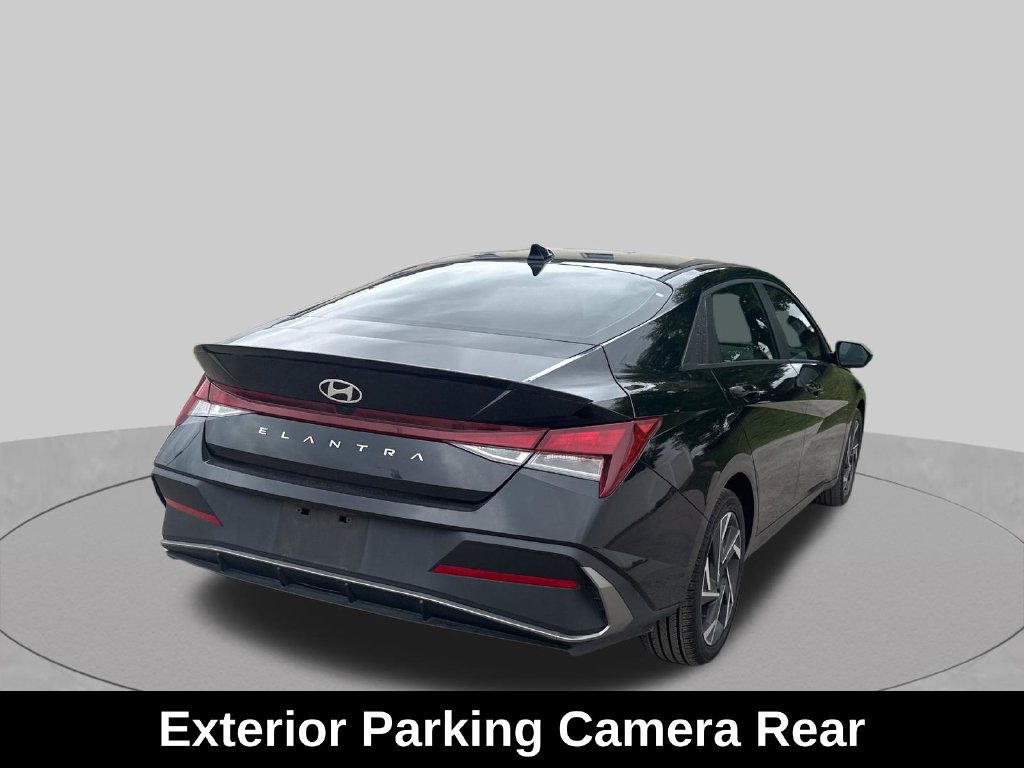 Used 2025 Hyundai Elantra Sport FWD image 6