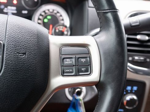 Used 2013 RAM 2500 Laramie image 9