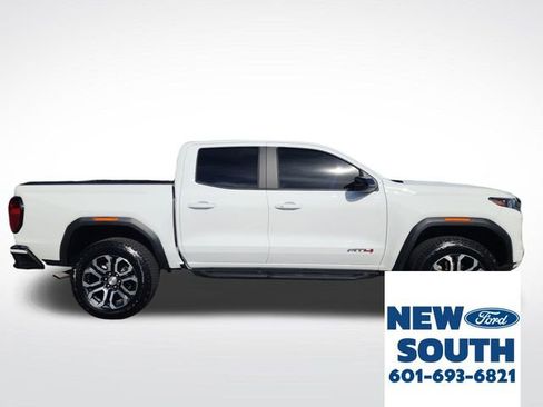 Used 2024 GMC Canyon AT4 w/ AT4 Premium Package image 6