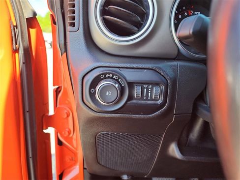 Used 2018 Jeep Wrangler Unlimited Rubicon image 14