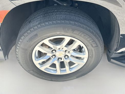 Used 2022 Chevrolet Tahoe LT w/ Luxury Package RWD image 34