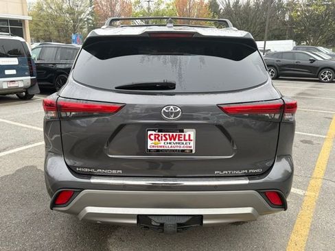 Used 2022 Toyota Highlander Platinum AWD/4WD image 6