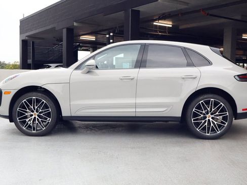 New 2026 Porsche Macan image 2