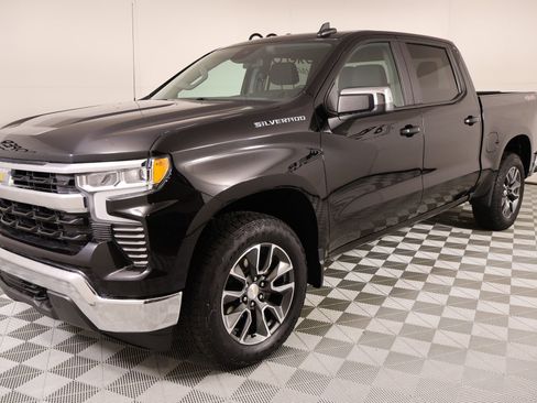 Used 2023 Chevrolet Silverado 1500 LT image 10