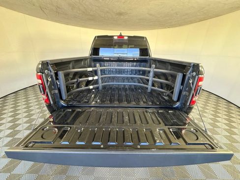 Used 2019 RAM 1500 Laramie AWD/4WD image 39