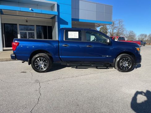 Used 2024 Nissan Titan SV w/ SV Convenience Package image 53