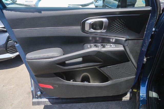 Used 2026 Kia Sorento EX w/ EX Premium Package FWD image 23