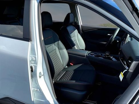 New 2026 Nissan Rogue SV AWD/4WD image 10