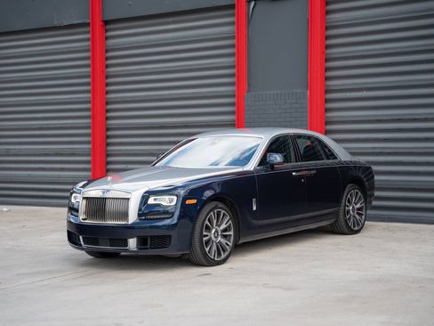 Used 2020 Rolls-Royce Ghost image 1