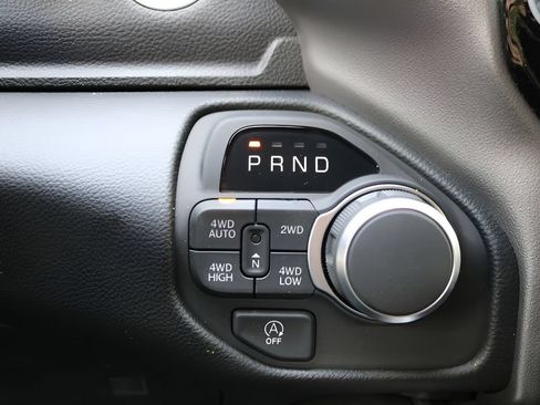 New 2026 RAM 1500 4x4 Crew Cab image 24