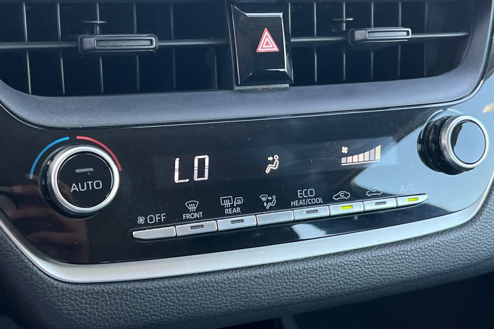 Used 2020 Toyota Corolla LE FWD image 21