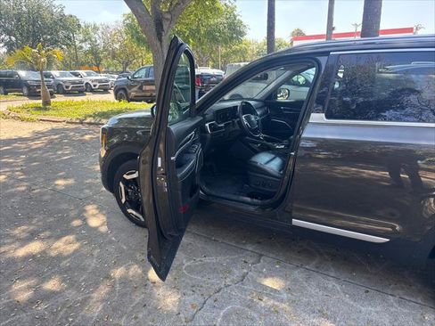 Used 2025 Kia Telluride S image 11