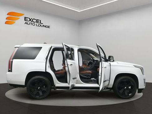 Used 2020 Cadillac Escalade Luxury image 49