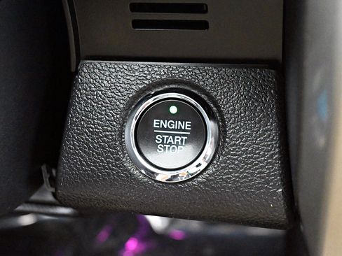 Used 2017 Ford F150 Lariat w/ Equipment Group 501A Mid image 9