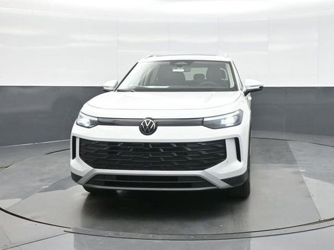 New 2026 Volkswagen Tiguan SE AWD/4WD image 2