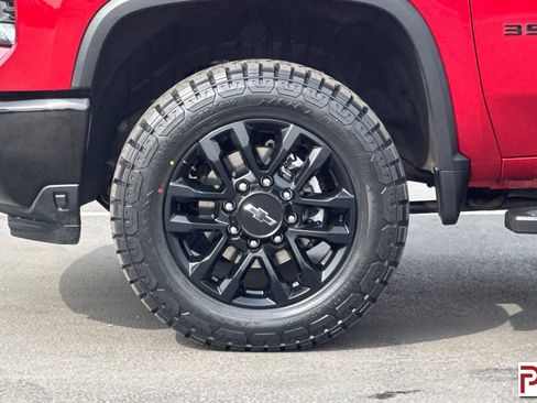 Certified 2025 Chevrolet Silverado 3500 LTZ w/ Trail Boss Package AWD/4WD image 31