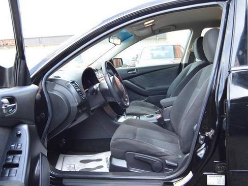 Used 2010 Nissan Altima 2.5 S FWD image 11