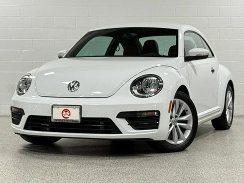Used 2017 Volkswagen Beetle 1.8T S FWD image 2