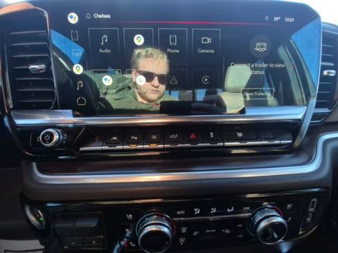 Used 2022 GMC Sierra 1500 SLT image 32