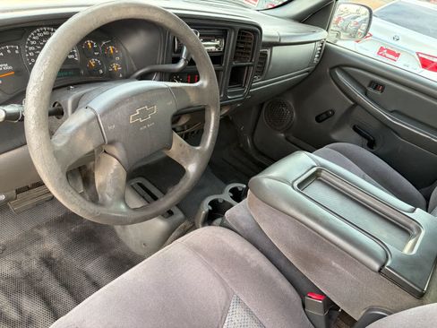 Used 2007 Chevrolet Silverado 2500 W/T w/ Skid Plate Package AWD/4WD image 14