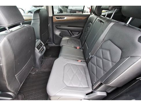 Used 2024 Volkswagen Atlas SE FWD image 7