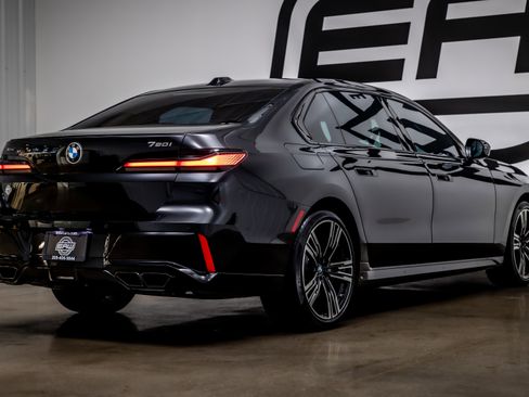 Used 2023 BMW 760i xDrive 760i xDrive w/ Executive Package image 30